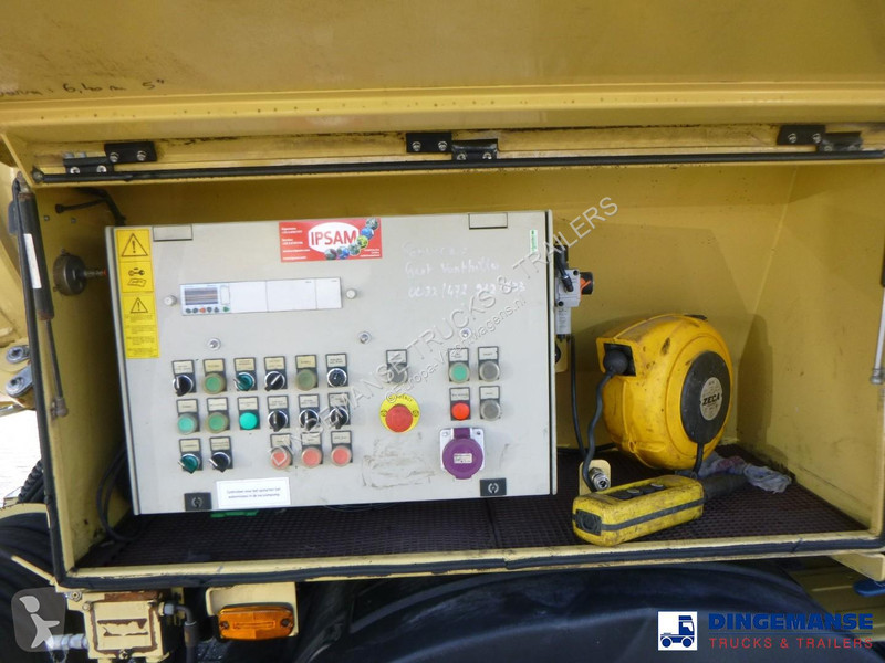 شاحنة Renault D 26 Wide 6x2 vacuum tank 11 m3
