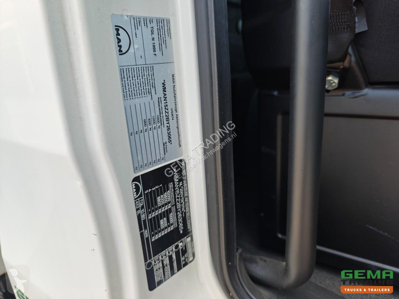 شاحنة MAN 10.180 4x2 DayCab Euro5 - Enclosed...