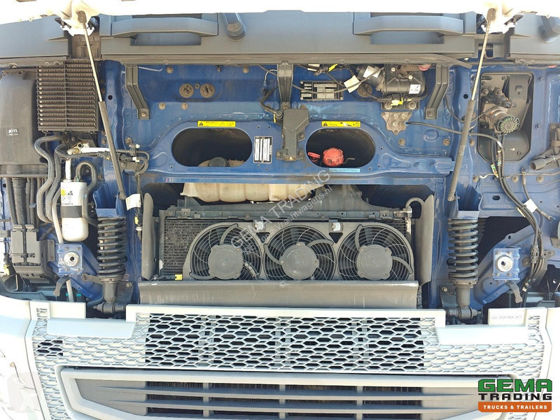 شاحنة Volvo 0 6x2/4 GlobeTrotter Euro6B - Tank...