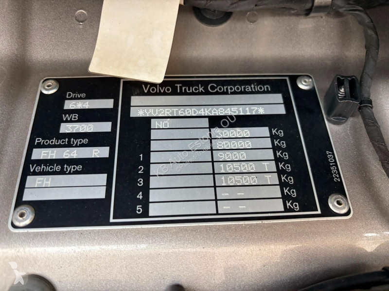 شاحنة Volvo 540 6x4 TANDEM AXLE LIFT / BOX...