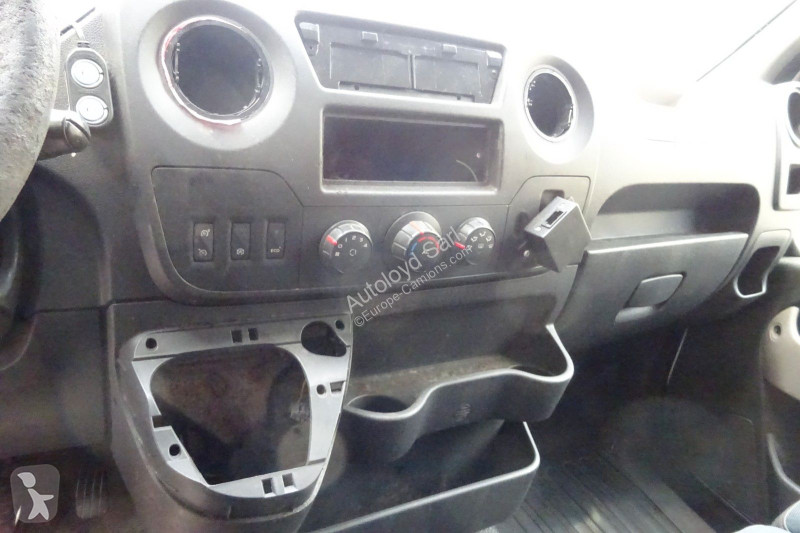 Camion Renault MASTER CAISSE 2,3 DCI 136