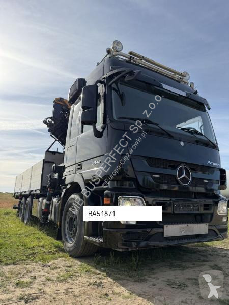 شاحنة Mercedes 3332