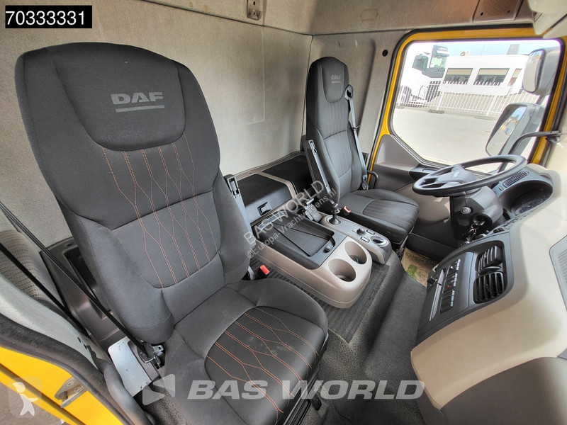 Vrachtwagen DAF LF 210 4X2 12tonner kg...