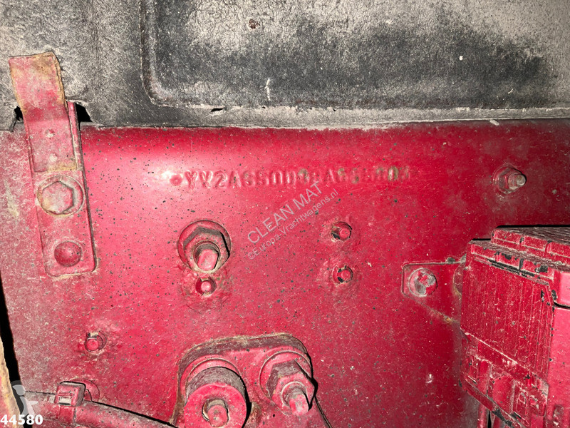 Camión Volvo 520 8x4 Euro 5 Hiab 24 Tonmeter...