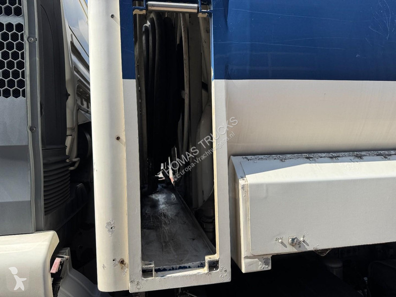 Vrachtwagen MAN 26.313, Fuel, 5 compartments,...