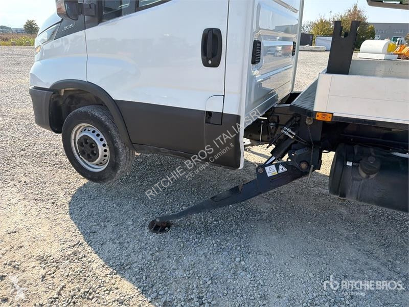 Camion Iveco 19-8,5 HQ 19 m on Iveco 35-140...