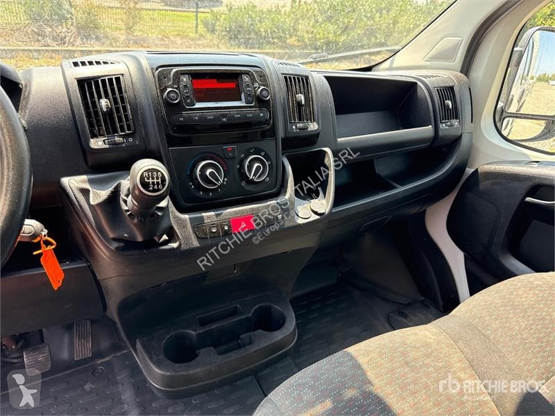 Camión Opel 2.2 103 KW DOKA Crew Cab Dump Truck