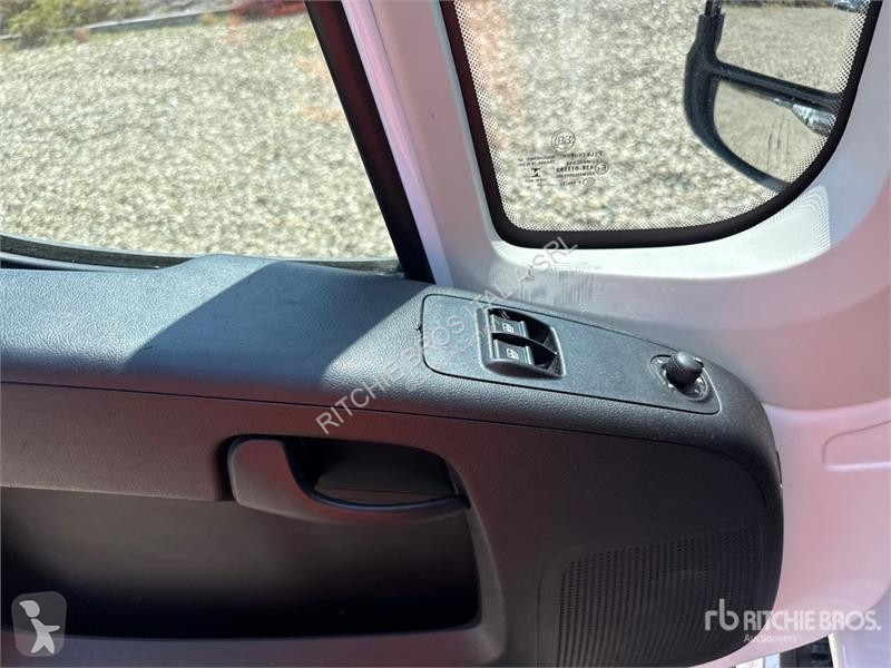 Camión Opel 2.2 103 KW PR PL L4 Curtain Side Truck