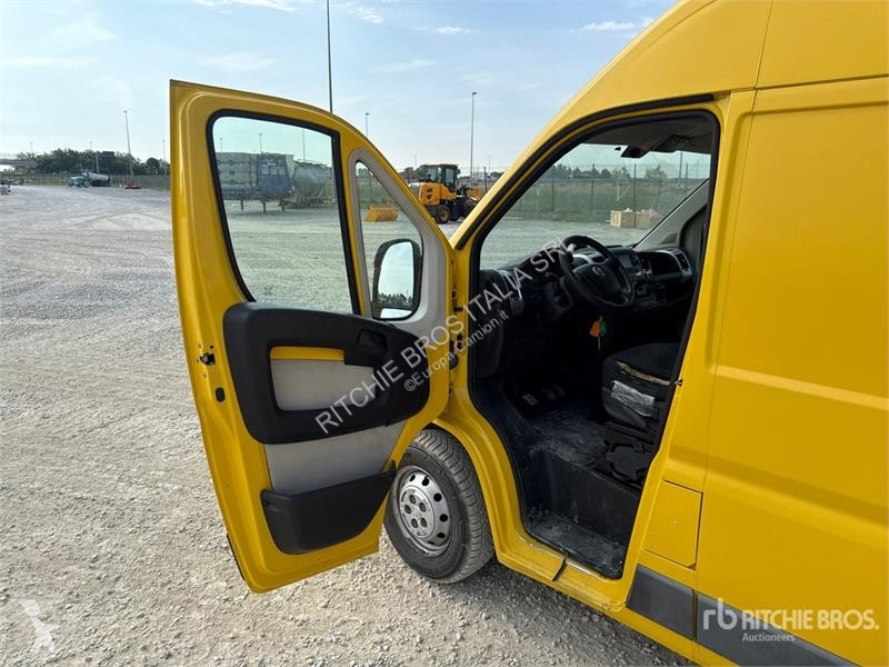 Вантажівка Fiat Van Truck