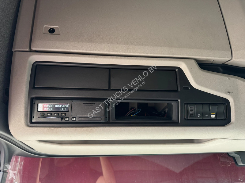 Camión Scania 580 V8 6x2 etarder Full Air WB 4.35