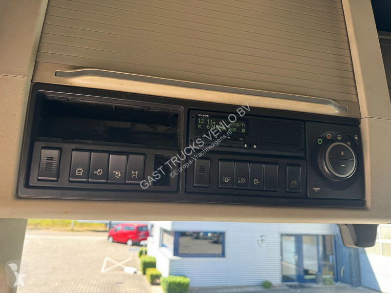 Camión Volvo 16750 6x2 Retarder Globetrotter WB...