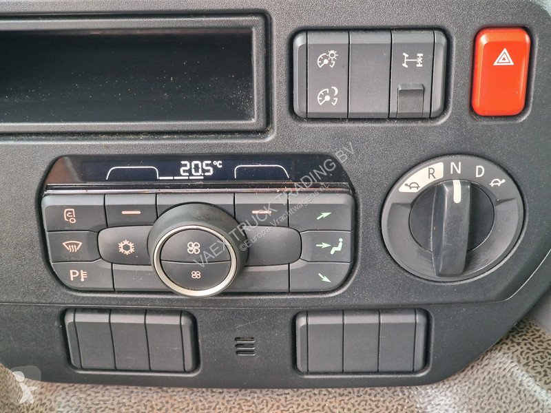 Вантажівка DAF 300 4x2 - Box - Low KM - Full...