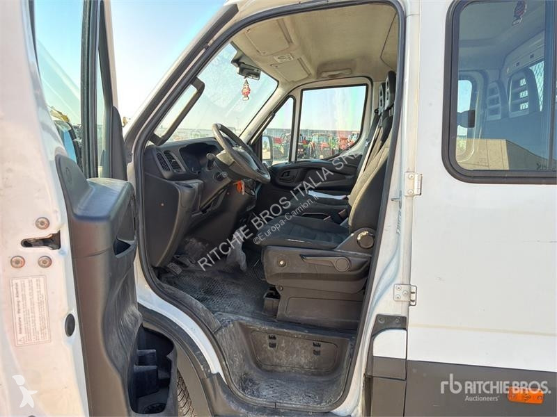Furgoneta Iveco 35C17 Crew Cab Flatbed Truck