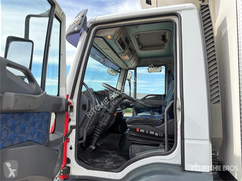 Kamion Iveco 140E28 4x2 Refrigerated Truck