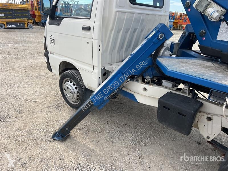 Kamion Comet New Esk 14 14 m on Piaggio Porter...