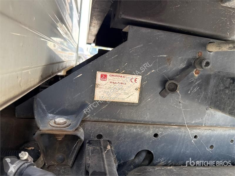 Camión Iveco 35C12 Dump Truck (Inoperable)