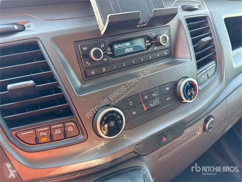 Camión Ford CUSTOM TREND 2.0 TDCI Van Truck
