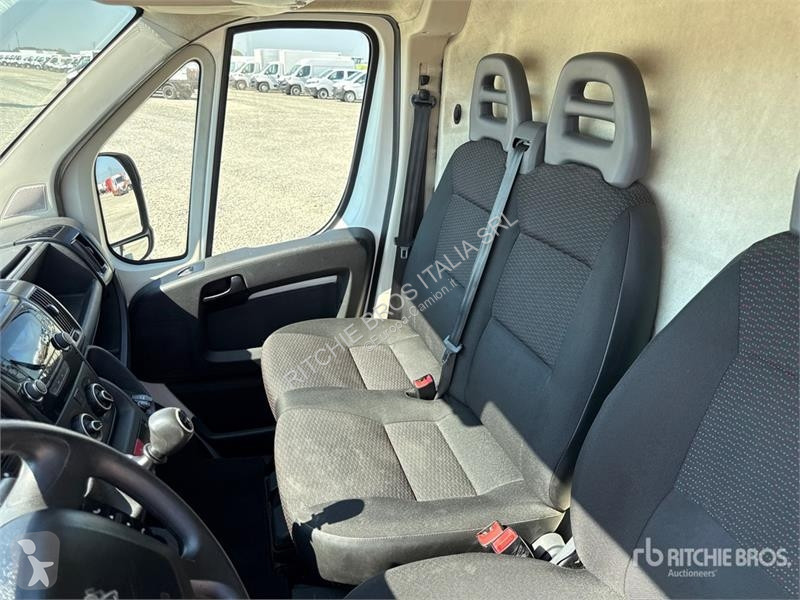 Camión Peugeot 333 L1H1 2.2 BLUEHDI 140CV SeS...