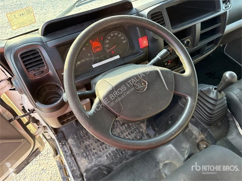 Camion Nissan Isoli PNT230 20.5 m on Nissan...