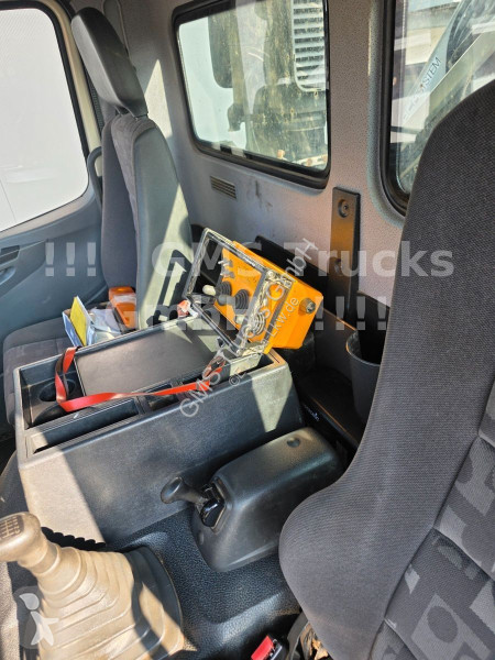 Camión Mercedes 1833 / 4X4 ALLRAD / 16m Atlas Kran