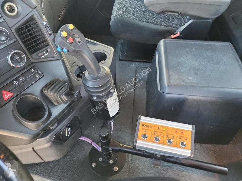 Lastbil Mercedes 3251