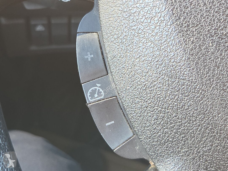 Камион Renault D D 240