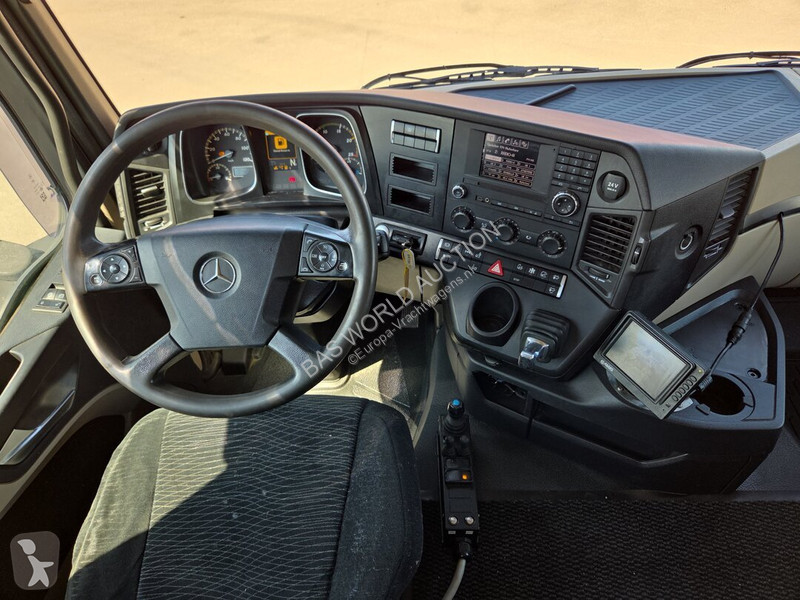 شاحنة Mercedes 2545