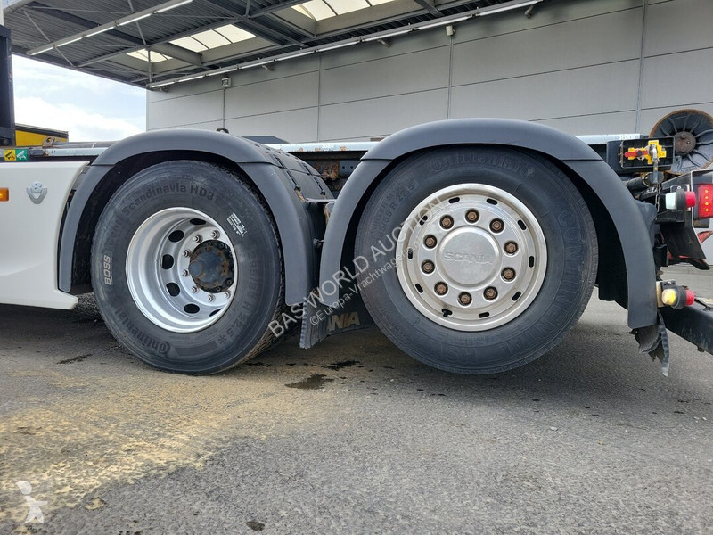 Camião Scania 580
