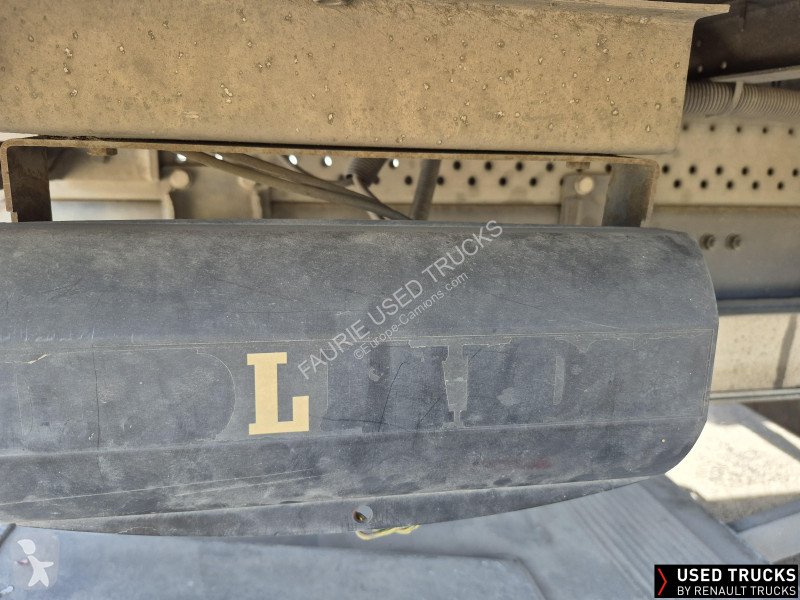 Camion Renault D Wide