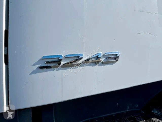 Грузовик Mercedes 3243...