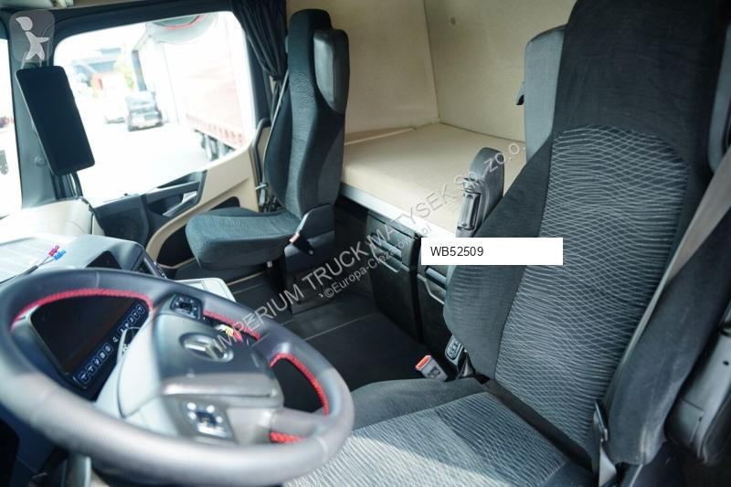 Грузовик Mercedes 2545