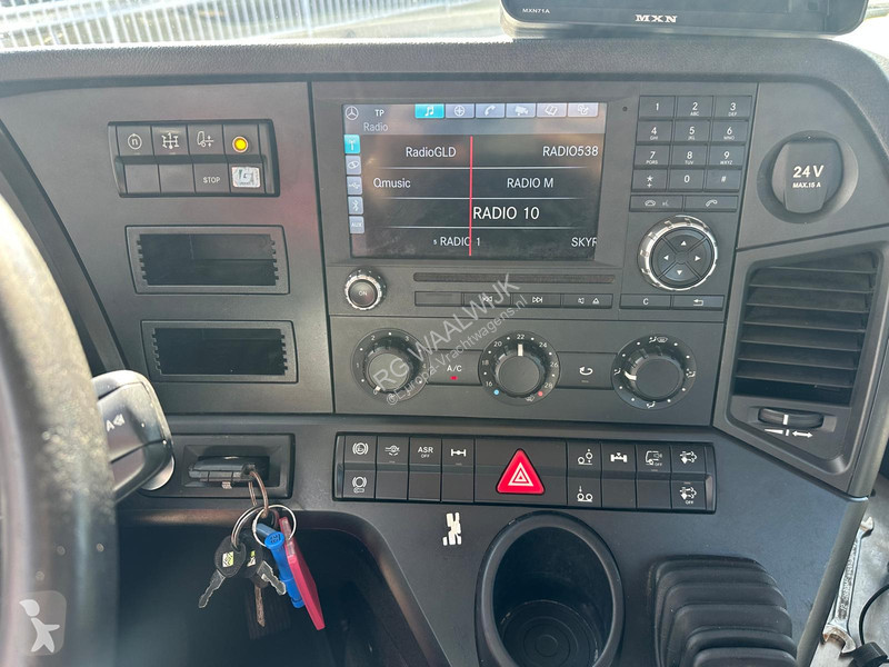 Lastbil Mercedes 2833 NL kenteken
