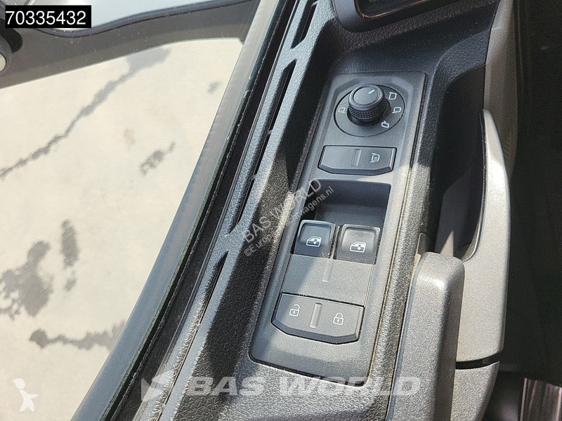 Lastbil MAN 12.250 4X2 12t Automatic Tailgate...