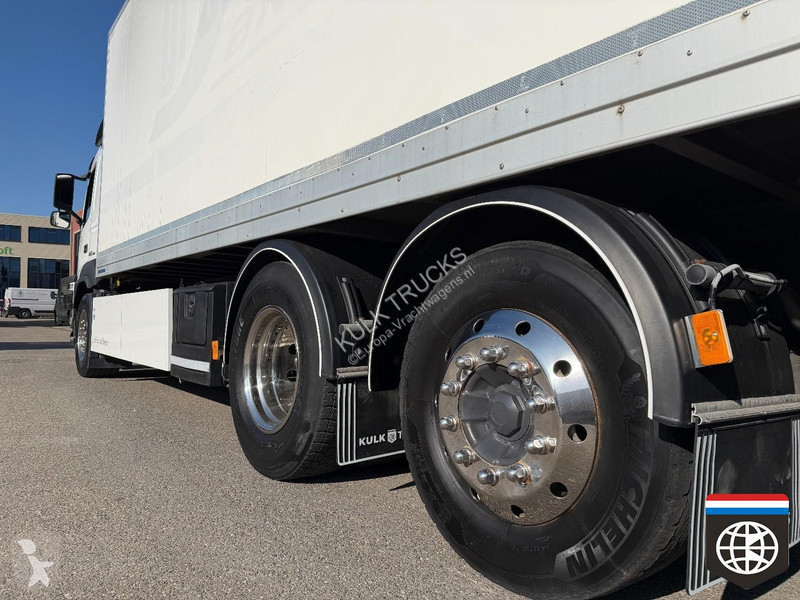 Vrachtwagen Volvo 460 Sleeping cab Storage box...