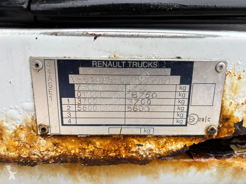 Renault 220 4x2 BOX L=4287 mm truck