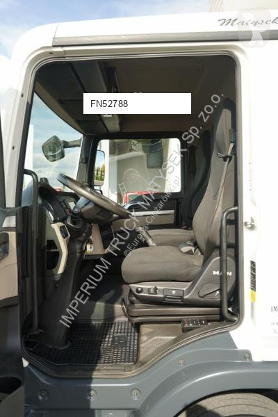Kamion MAN TGL 10.180 / 4x2 / CHŁODNIA - 6,1 M...