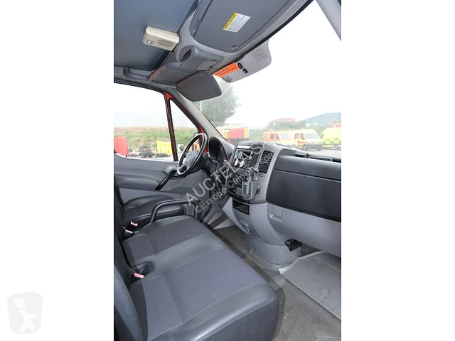 شاحنة Mercedes 318 CDI-D