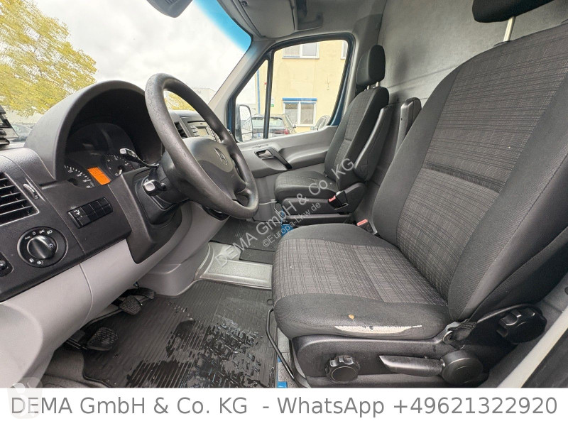 Mercedes 719...