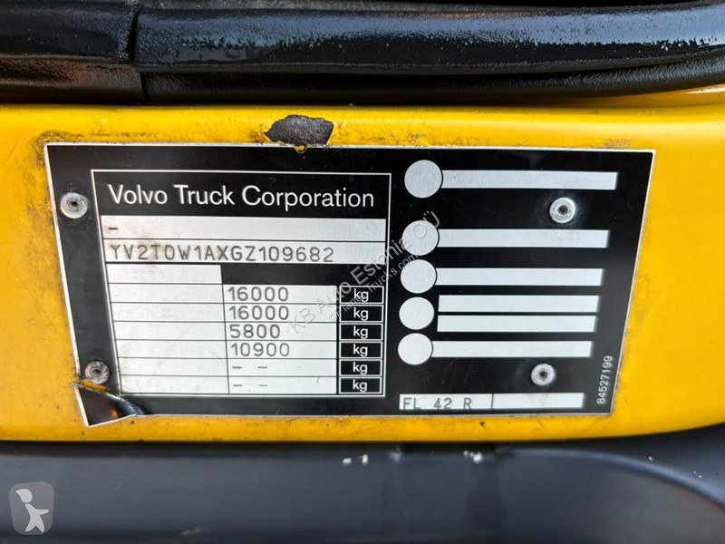 Kamion Volvo 240 4x2 BOX L=7702 mm
