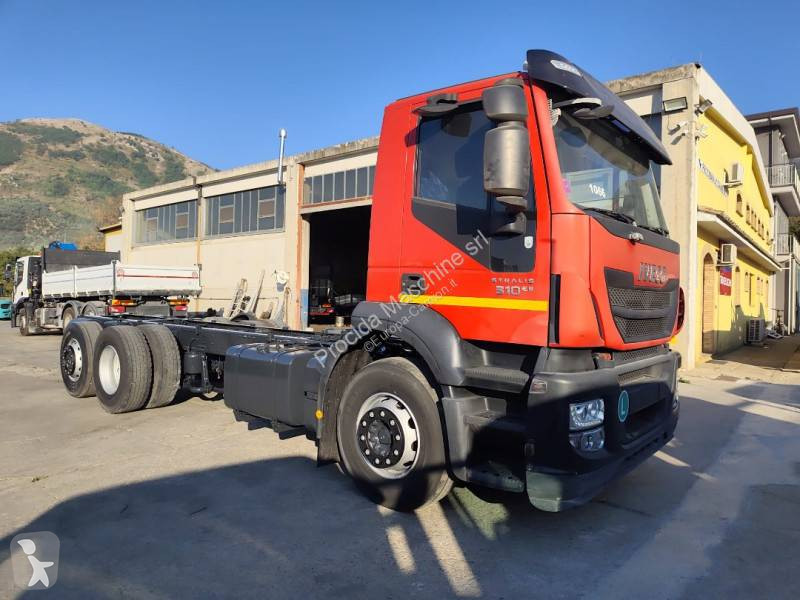 Iveco AD 260 S 31 truck