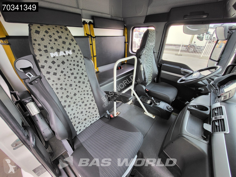 Kamion MAN TGS 4X2 19tonner Driving School...