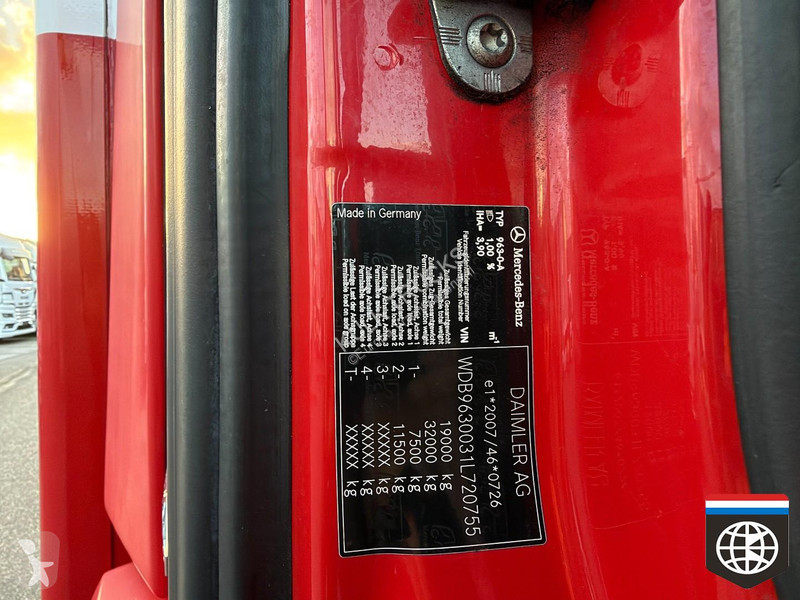 Teherautó Mercedes ANTOS - INSULATED BODY...