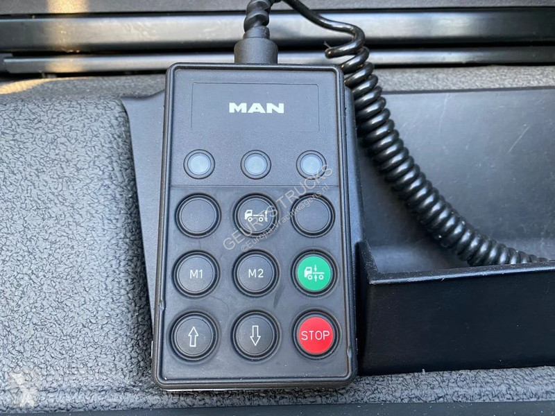 Kamion MAN 35.500 8X4 TRIDEM + HIAB X-HIPRO 302...