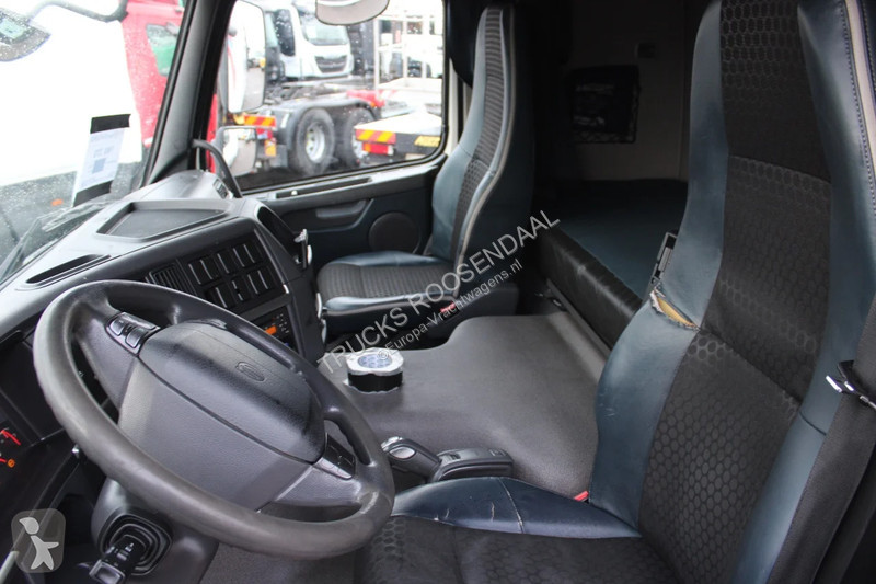 Lastbil Volvo FMX 370 + EURO 5 + CARRIER + meat...