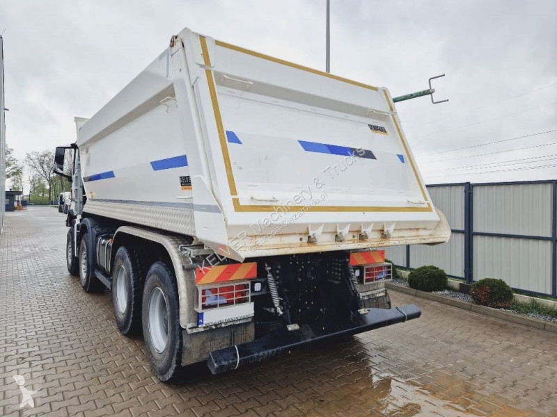 Camión MAN TGS 8x4 kipper