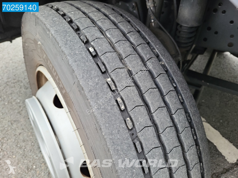 Camion Mercedes 816 4X2 7.49t Thermoking B-100...