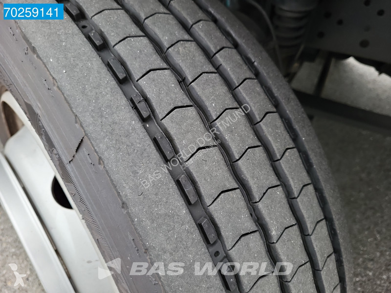 Camion Mercedes 816 4X2 7.49t Thermoking B-100...