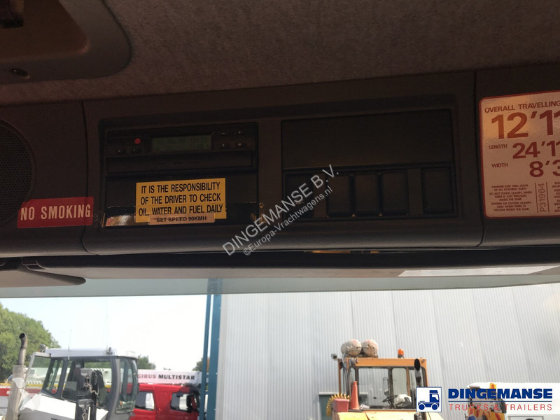 Camion Volvo 4x2 RHD Whale vacuum tank 8 m3