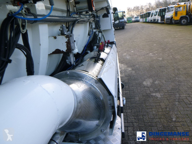 Camion Scania -420 6x2 vacuum tank 10.5 m3