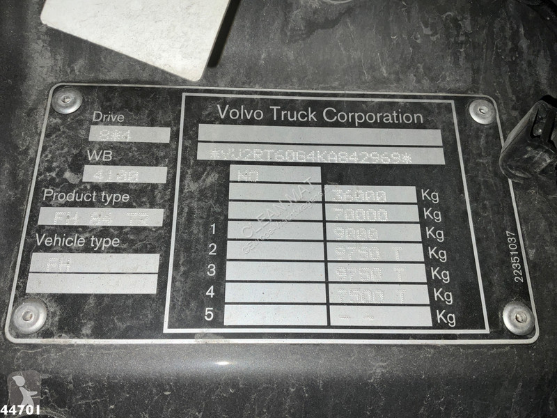 Kamion Volvo 8x4 Euro 6 Hiab 37 Tonmeter laadkraan